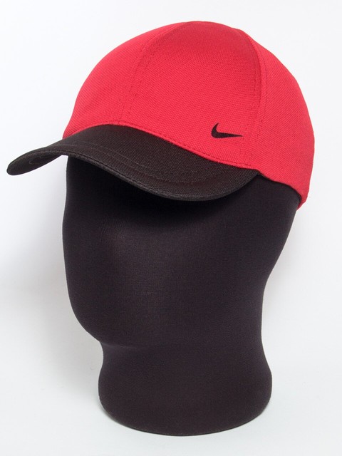 Червона кепка бейсболка з емблемою "Nike" і чорним козирком лакоста шестиклинка