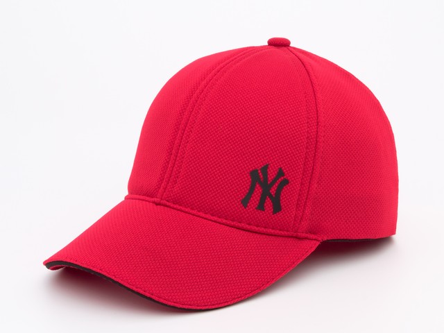 Бейсболка красная с черным логотипом NY, лакостая шестиклинка