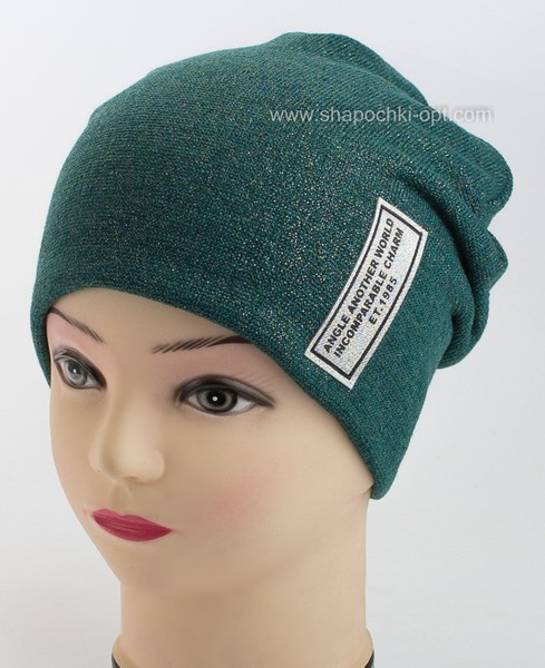 Зеленая шапочка с блестящим напылением