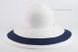 Білий капелюх із синьою смугою на полі D 101-02.05