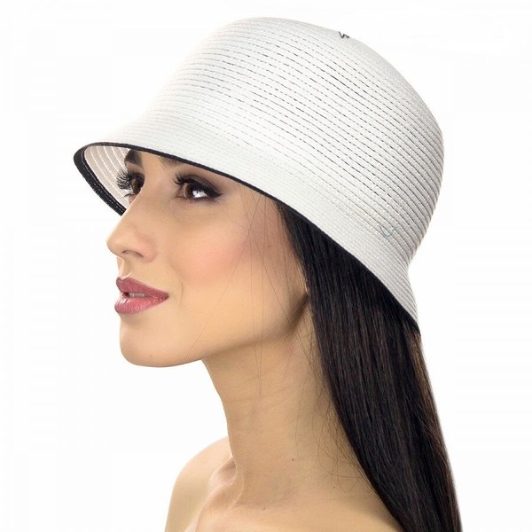 Женская шляпка с маленькими полями белого цвета и с черным кантом D 105-02
