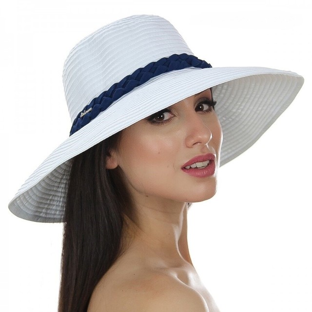 Біла літня шляпа із синьою стрічкою D 107-02.05