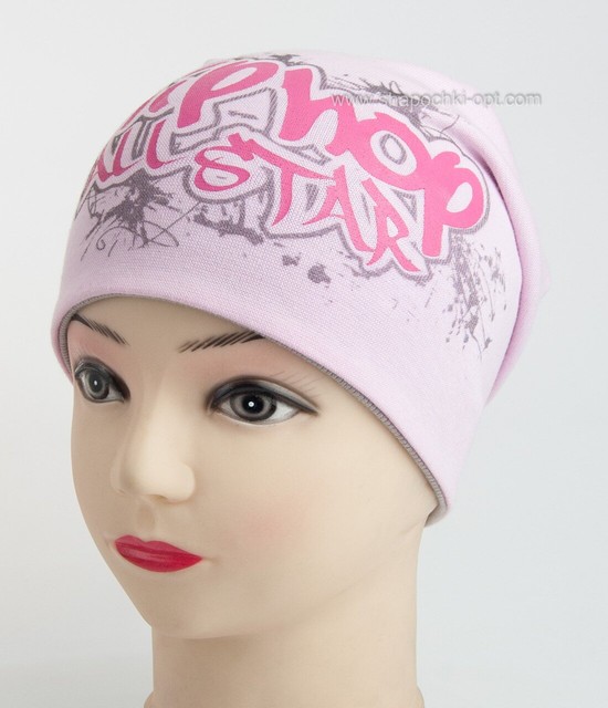 Осенняя удлиненная шапка для девочки розовый