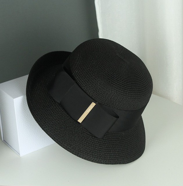 Женская шляпка черная