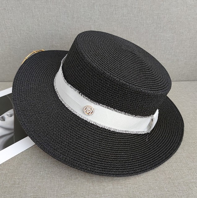 Летняя шляпа черная