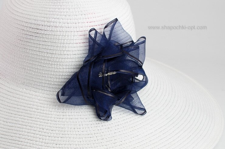 Белая шляпа с синим цветком D 169-02.05