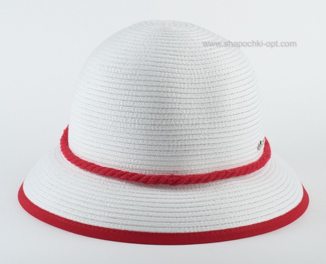 Шляпка с полями белого цвета с красной отделкой D 033А-02.13
