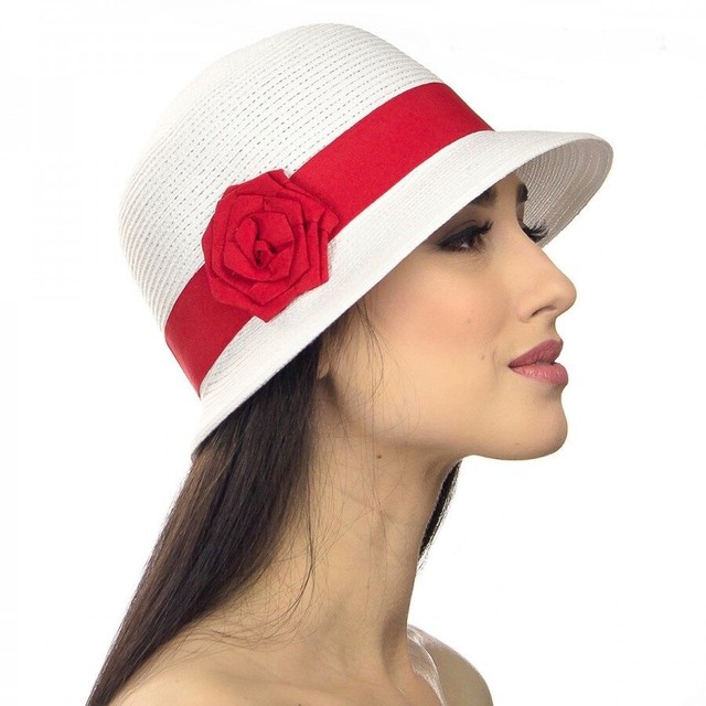 Жіночі міні-капелюшки білого кольору з червоною квіткою збоку D 104-02.13