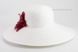 Білий капелюх з квіткою бордового кольору D 169-02.39