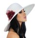 Білий капелюх з квіткою бордового кольору D 169-02.39