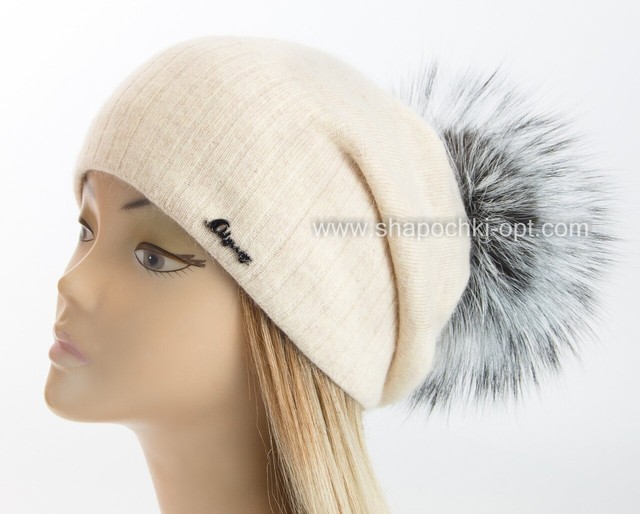 Зимова жіноча шапочка з помпоном з чорнобурки Жанна пастель