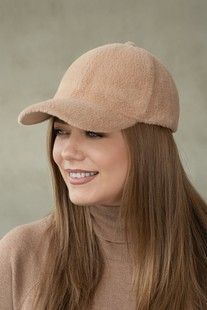Бейсболка из меха Fur бежевая арт. 6096