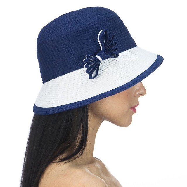 Темно-синяя шляпка Del Mare с белым ассиметричным полем D 136-05.02