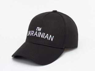 Бейсболка чорна з білою вишивкою I'm Ukrainian