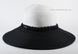 Стильний капелюх з широким полем білий з чорним D 181-02.01