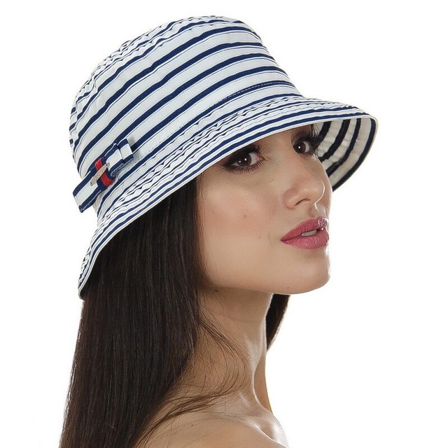 Жіночий міні-капелюшок в смужку біло-синя D 132-02.05