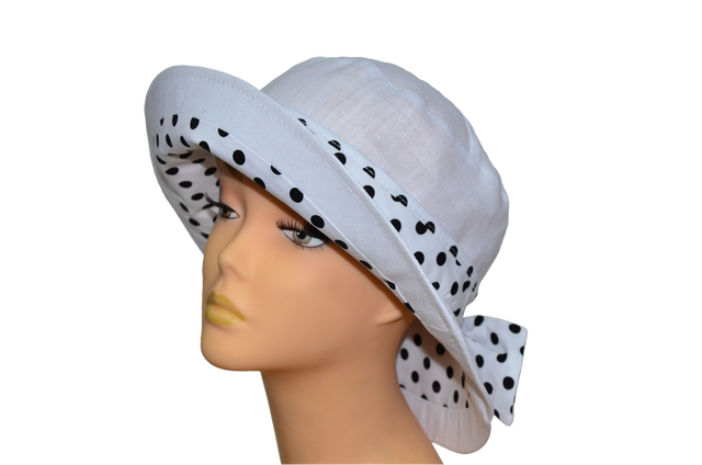 Летняя женская шляпа "Маленькая поляна" белый+черный горох. 2004-278