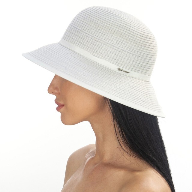 Летняя шляпа с небольшими полями светло-бежевого цвета D 183-09.02