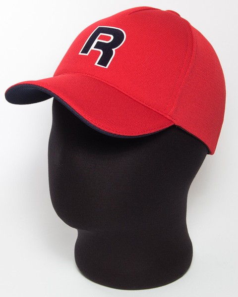 Бейсболка спортивная красная "R" с темно-синим подкозырьком, лакоста пятиклинка