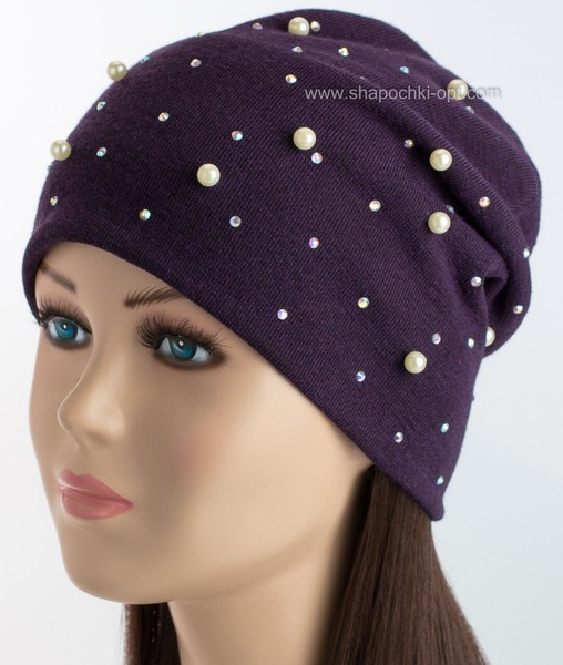 Трикотажна жіноча шапка темно-фіолетова з білим перлами 3511