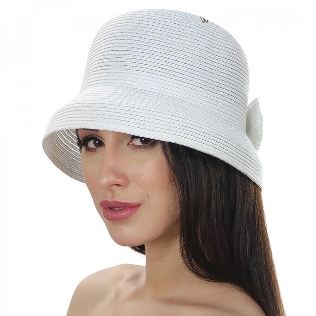 Білий капелюшок з об'ємним бантом D 113А-02