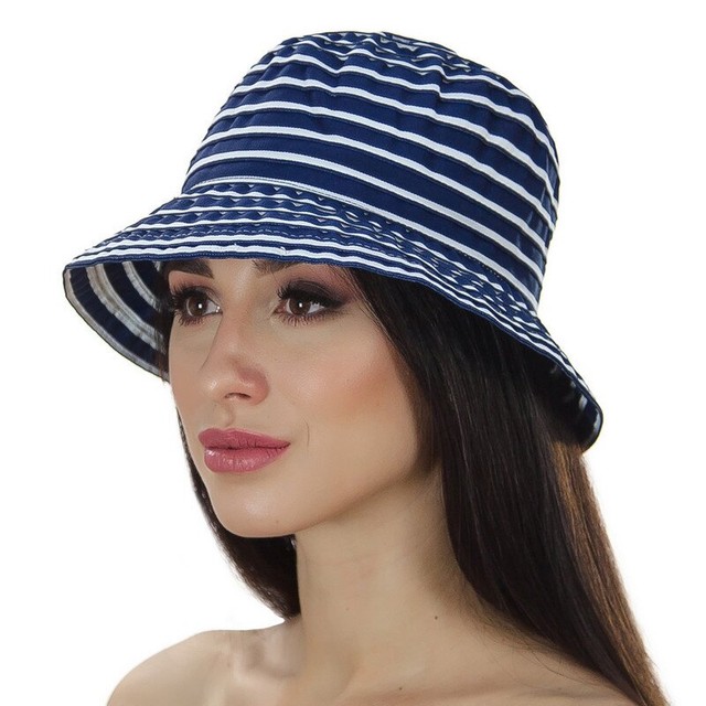Жіночий міні-капелюшок в смужку синя D 132-05