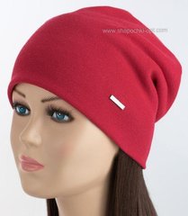 Яркая шапка женская Пирсинг красного цвета 2801