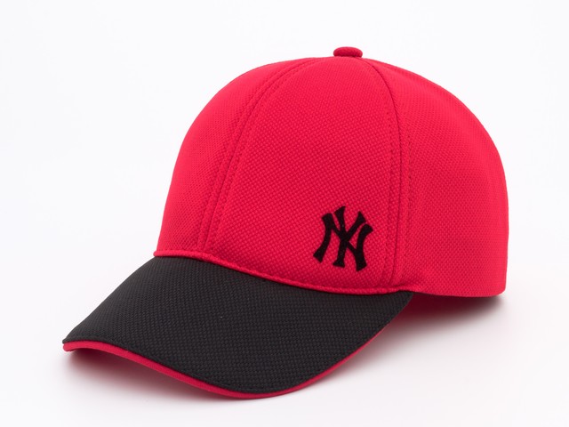 Бейсболка красная с черным козырьком NY, лакостая шестиклинка