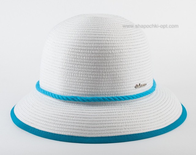 Шляпка с полями белого цвета с бирюзовой отделкой D 033А-02.38