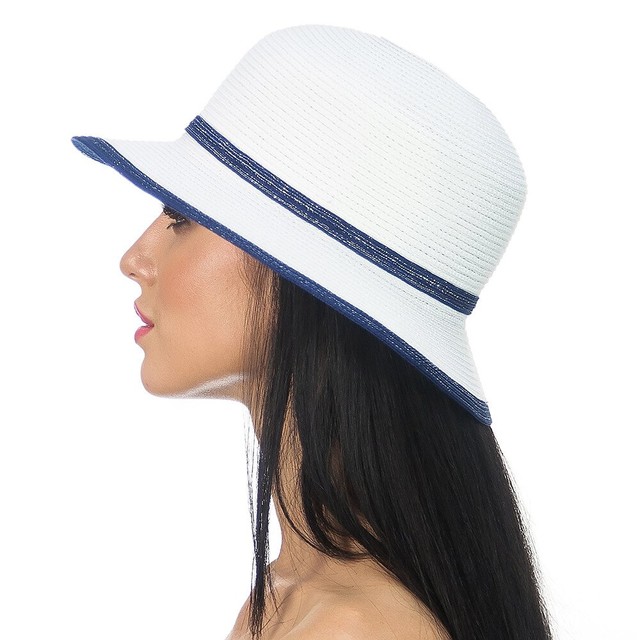 Шляпа белая с синим с отделкой люрексом D 152-02.05