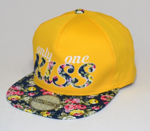 Жовта кепка хіп-хоп Kiss з темним квітковим козирком