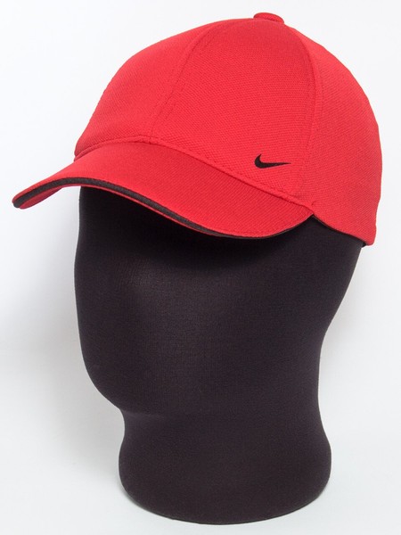 Червона кепка бейсболка з емблемою "Nk" і чорним кантом лакоста шестиклинка
