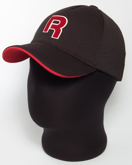 Бейсболка черная "R" с красным подкозырьком, лакоста пятиклинка