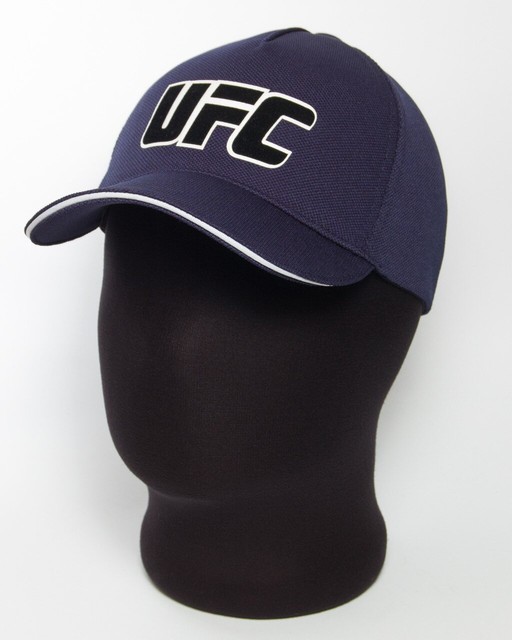 Стильная темно-синяя бейсболка с черным логотипом "UFC" лакоста пятиклинка