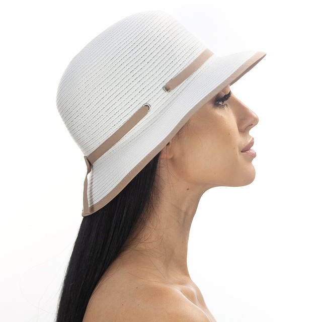 Білий капелюшок на літо з коричневою окантовкою D 173-02.30