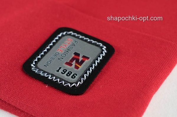 Трикотажная шапка с отворотом Джуно красная