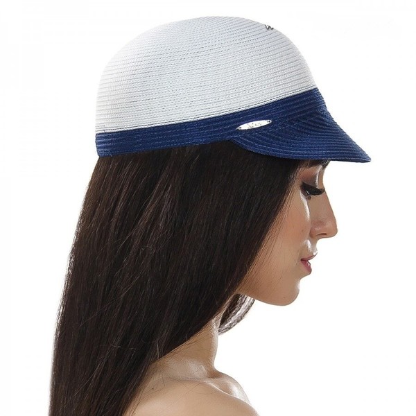 Жіноче кепі білого кольору з темно-синім козирком D 120-02.05
